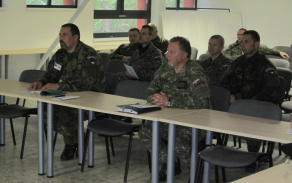Velitel 7.mb plk. gšt. Pavel LIPKA (první zleva)na jednání hlavních funkcionářů cvičení Slovak Shield